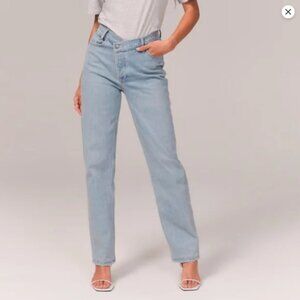 Abercrombie & Fitch Curve Love light wash Dad Jeans w/ Criss Cross Waistband 29